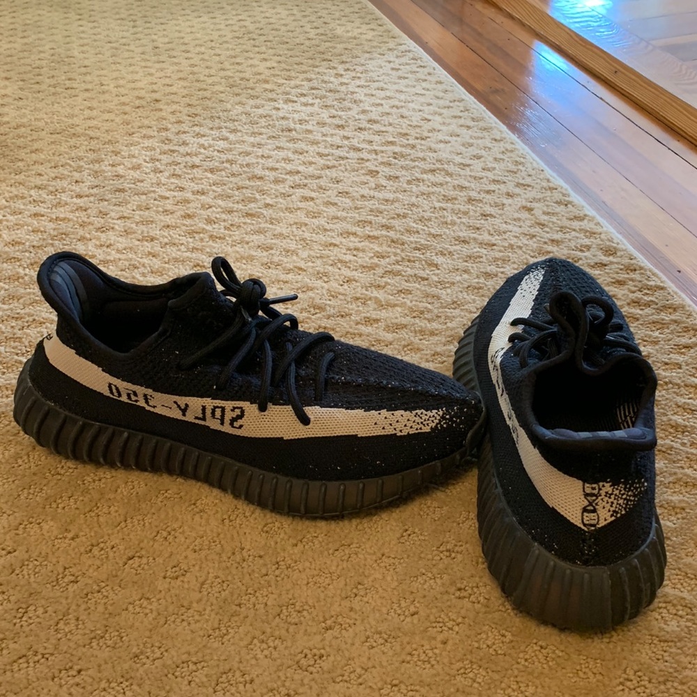 YEEZY BOOST 350 V2
